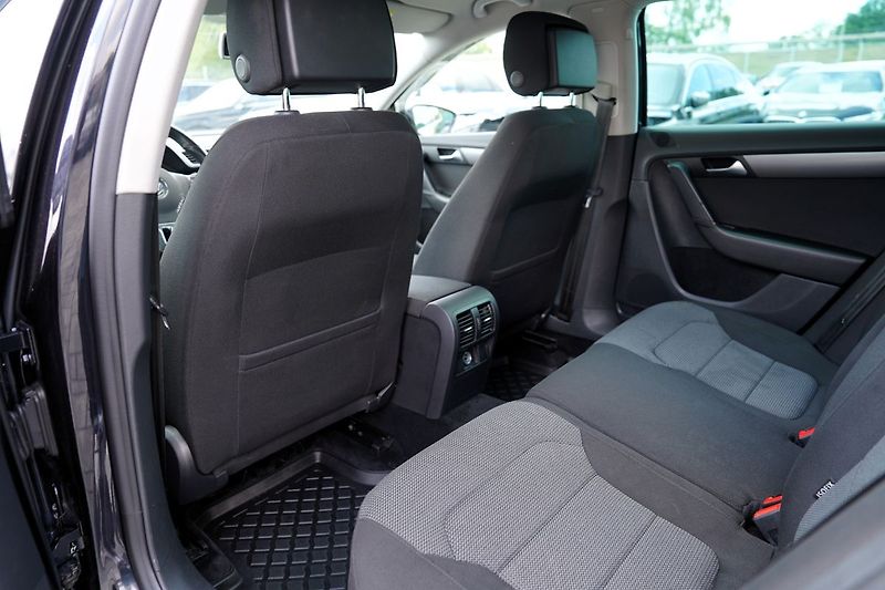 Volkswagen Passat 2.0 TDI DSG 140PS/Al.kola/xeno - fotka 31 z 37