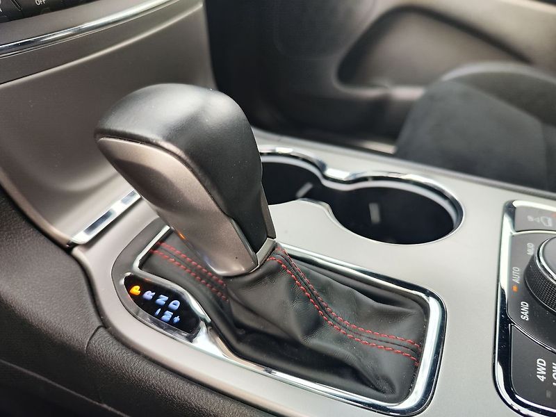 Jeep Grand Cherokee 5.7 HEMI/268kW V8 Trailhawk AT - fotka 25 z 35
