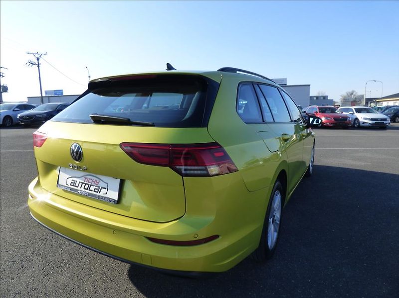 Volkswagen Golf 1,0 TSI Virtual Cockpit  Life - fotka 5 z 49