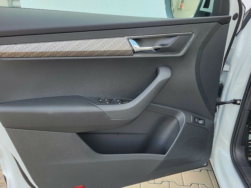 Škoda Karoq Dynamic 1,5TSI 110kW - fotka 11 z 32