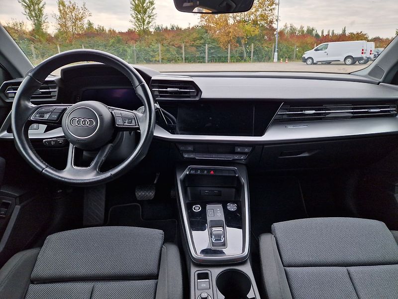Audi A3 S-Line 35 TFSI - fotka 13 z 36