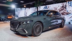 Modernizovaný Mercedes-Benz třídy S poprvé v Praze.