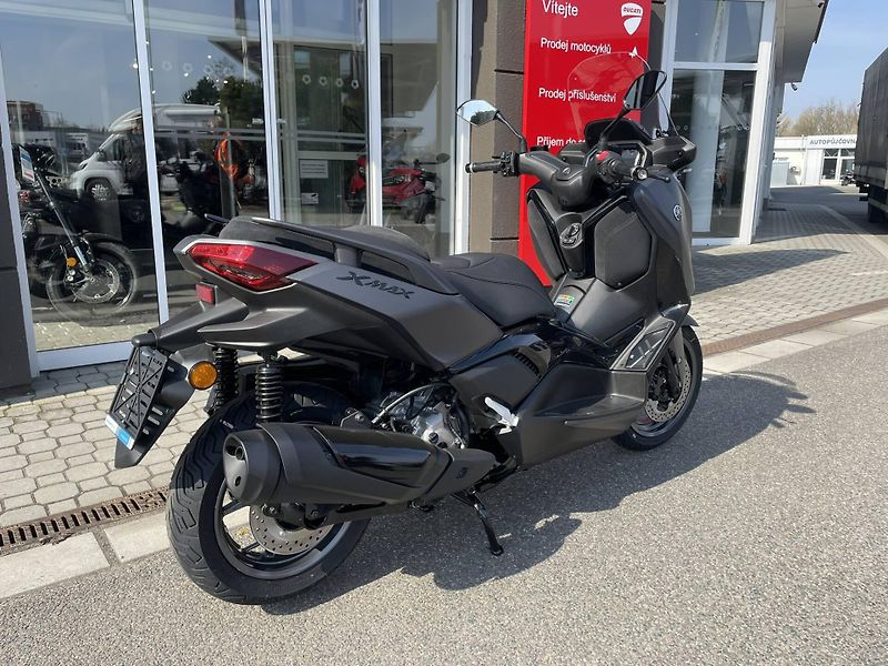 Yamaha (2026) XMAX 300 Tech Max EU5+ - fotka 3 z 12