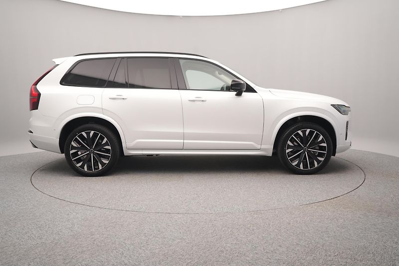 Volvo XC90 (2026) B5 AWD AUT DARK PLUS 7míst - fotka 13 z 26