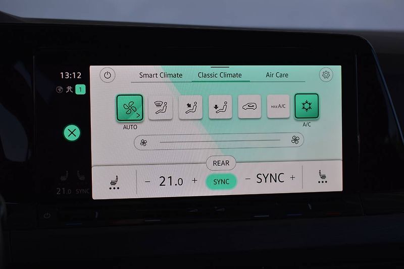 Volkswagen Golf (2021) 1.5TSI 96kW, LED - fotka 17 z 23