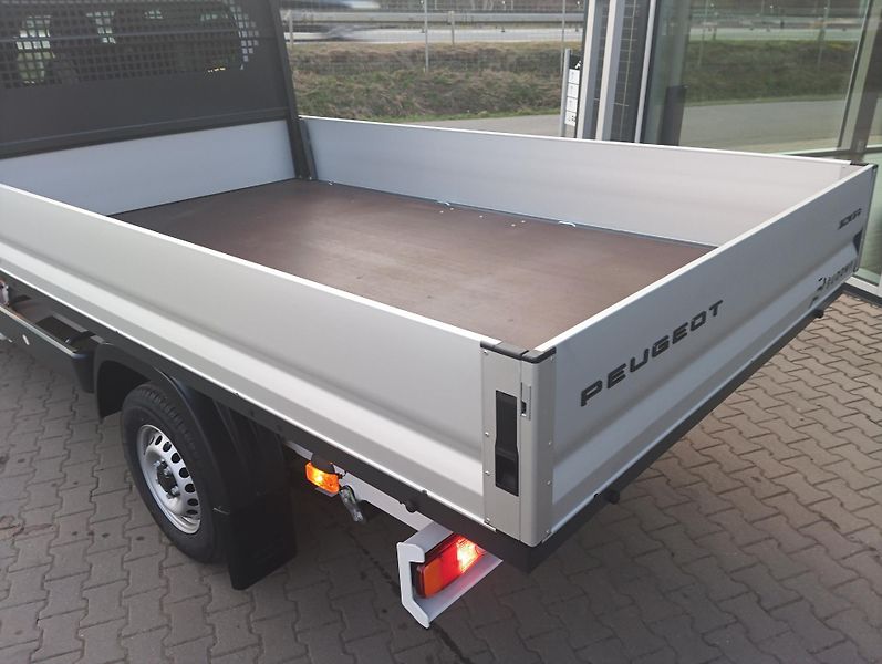 Peugeot Boxer (2026) DVOUKABINA 4350 L4 valník 180k - fotka 16 z 17