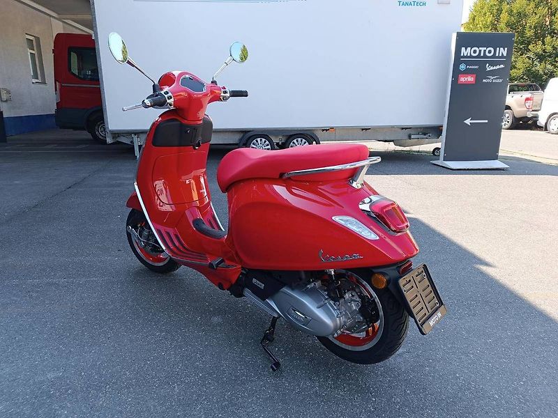 Vespa Primavera 125 3V ABS (2026) E5+ RED FL26  (příslušenství - fotka 5 z 9