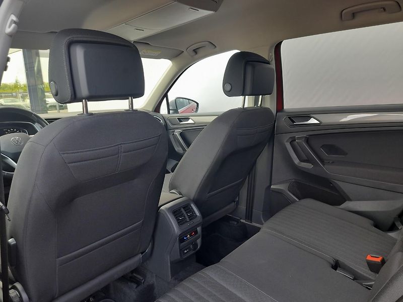 Volkswagen Tiguan Life 2,0 TDI 110 kW,7-míst - fotka 8 z 22
