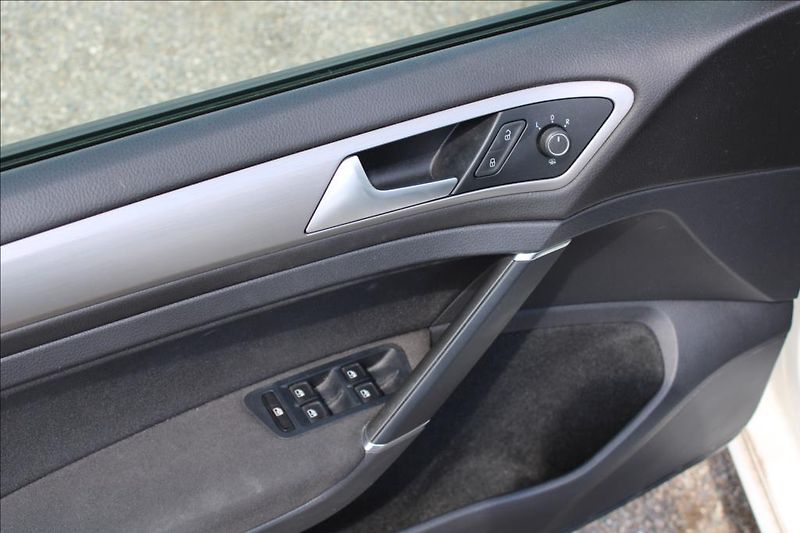 Volkswagen Golf 1,2 TSi  DSG, 82.644 km, ČR - fotka 14 z 24