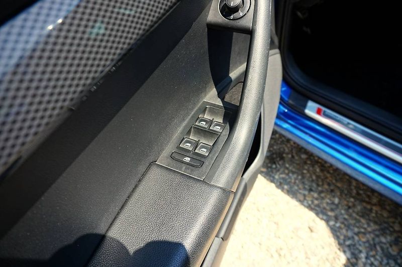 Škoda Octavia (2015) CHALLENGE RS 2,0 TDI 135 kW - fotka 29 z 50