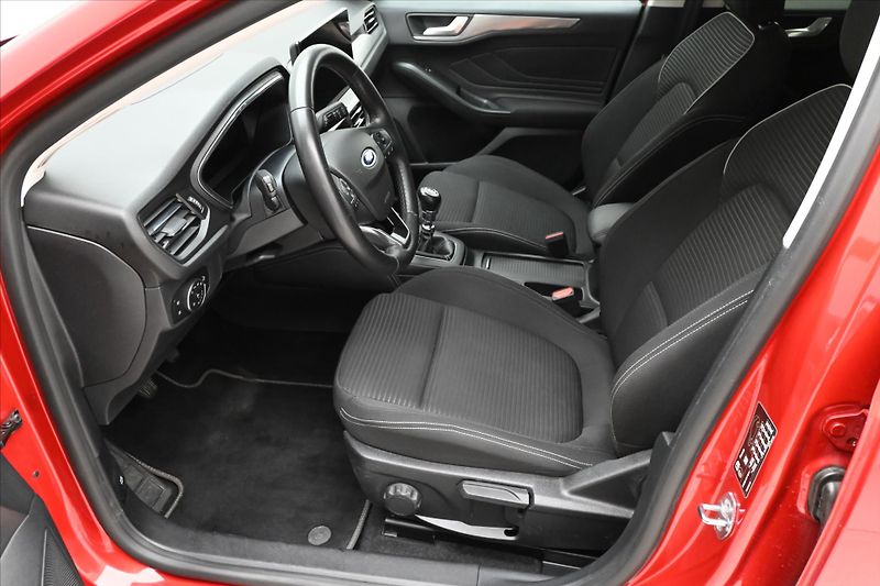 Ford Focus 2,0 EcoBlue 110kW Titanium X Z - fotka 12 z 27
