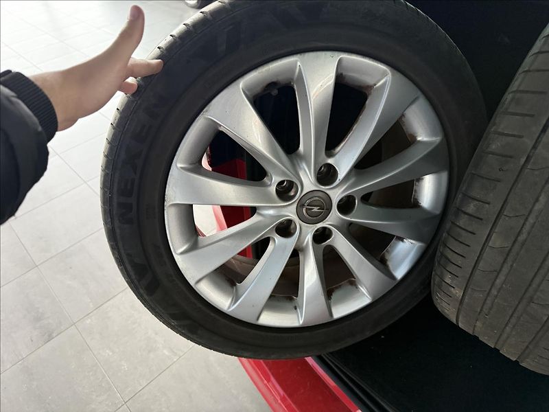 Opel Zafira 2,0   96kW,SERVISKA,2.SADA ALU - fotka 23 z 23