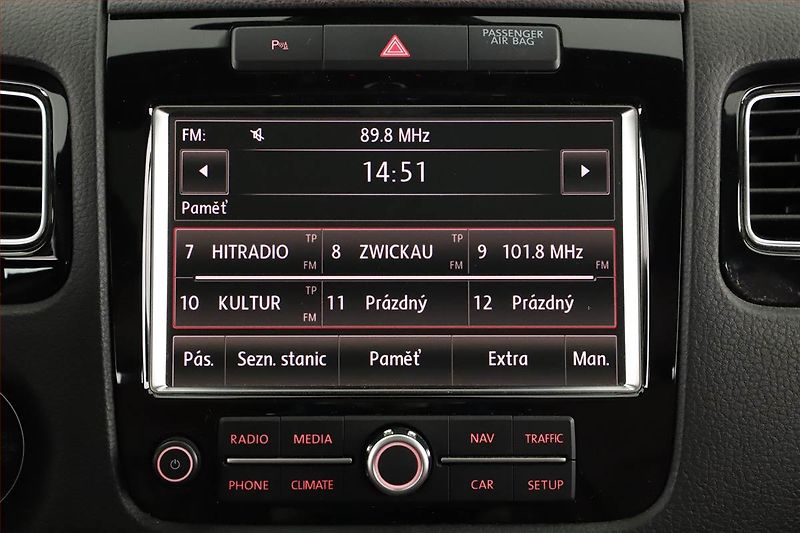 Volkswagen Touareg (2012) 3.0 TDI, 4X4, Automat - fotka 13 z 21