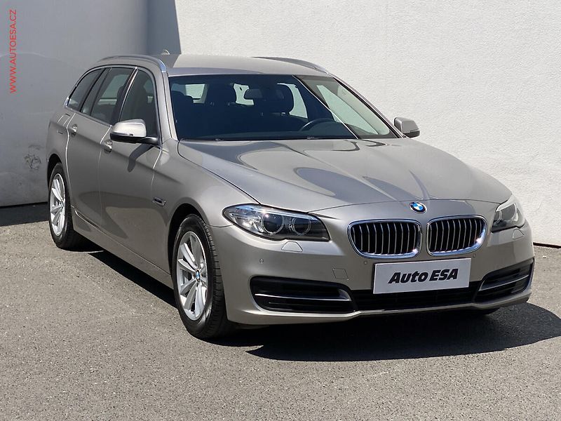 BMW Řada 5 (2016) 2.0d 520d, ČR, LED - fotografie inzerátu