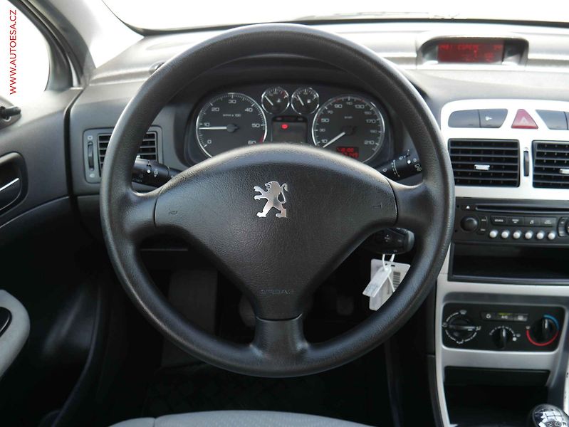 Peugeot 307 (2006) 1.6 HDI, AC, tažné - fotka 12 z 16