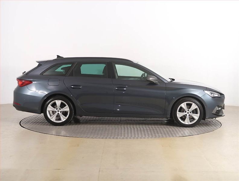 Seat Leon (2020) 1.5 TSI, Kůže, Navi, Tempomat - fotka 6 z 18