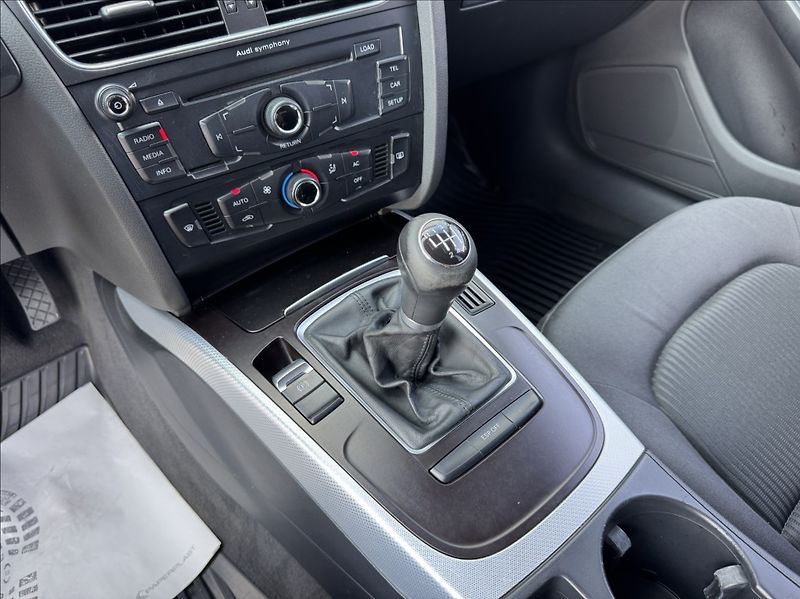Audi A4 2,0 TDI 105kW AVANT - fotka 33 z 50