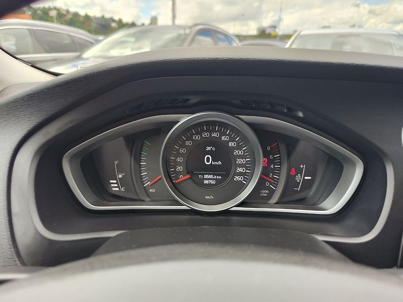 Volvo V40 2.0i/90kW kinetic - fotka 13 z 27