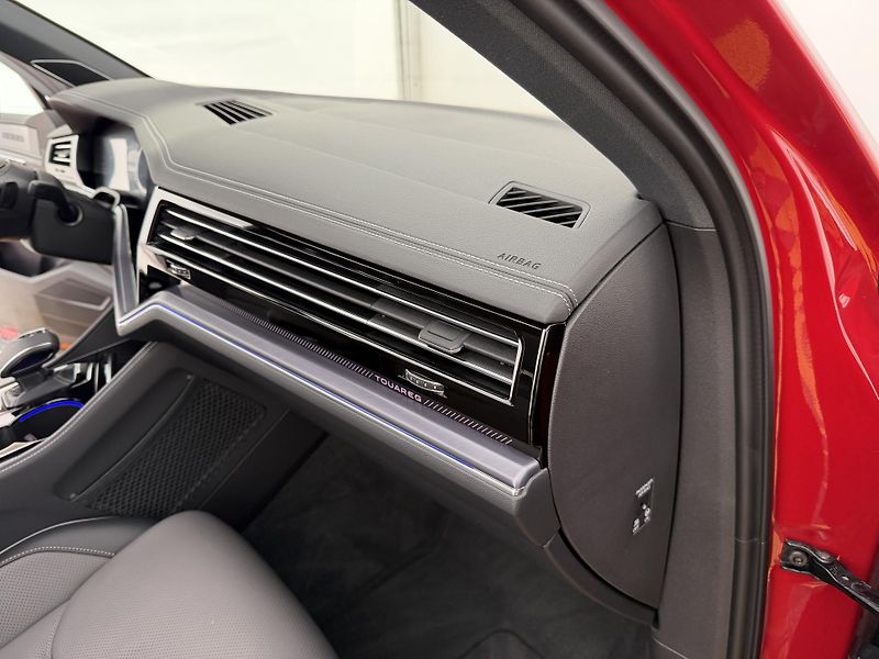 Volkswagen Touareg 3.0Tdi*210kw*1-MAJ*DPH*R-Line* - fotka 21 z 50