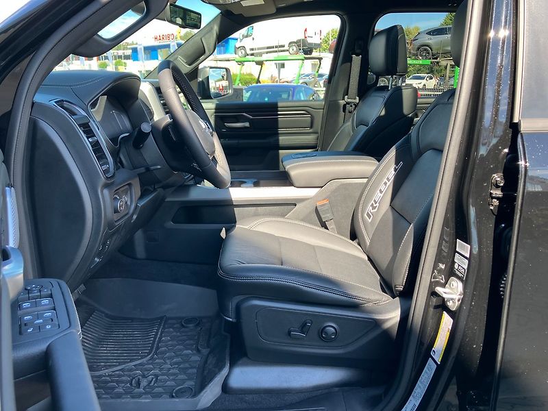 Dodge RAM (2025) 3.0 I6 426k REBEL PREMIUM EDIT - fotka 25 z 77