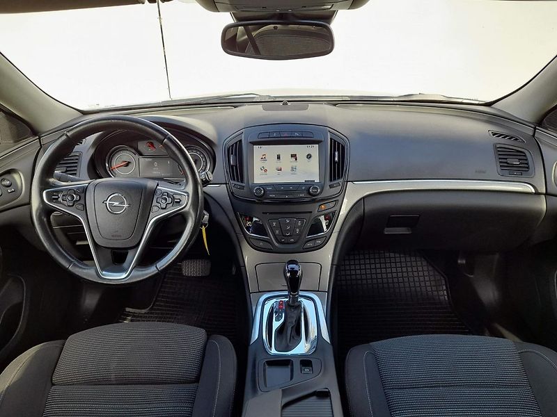Opel Insignia SPORTS TOURER SW             1 - fotka 5 z 20