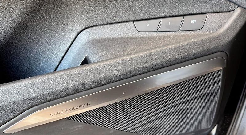 Audi Q8 e-tron SB 50 Q 360k Pano Matrix Tažné - fotka 13 z 21