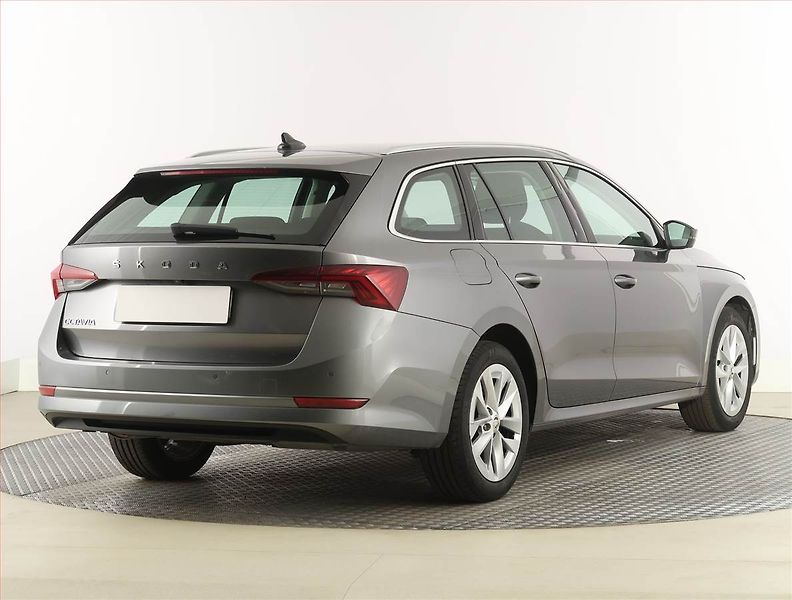 Škoda Octavia (2023) 2.0 TDI, Automat, ČR,1.maj - fotka 5 z 28