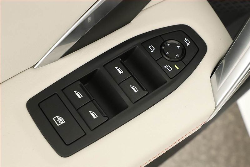 BMW X2 (2025) sDrive20i - fotka 22 z 27