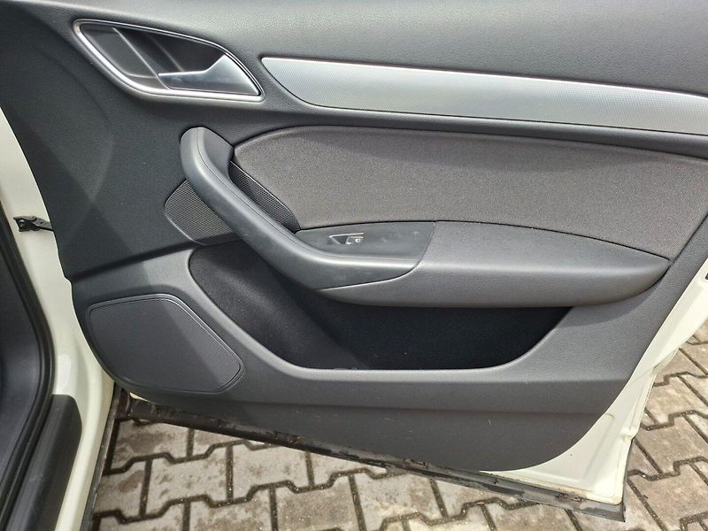 Audi Q3 (2012) 2.0TDI 130kW QUATTRO-S-TRONIC - fotka 25 z 39