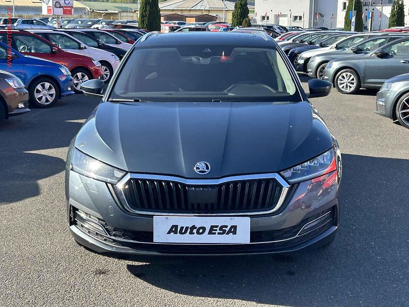 Škoda Octavia (2021) 2.0TDi, Panor, autoAC - fotka 2 z 19