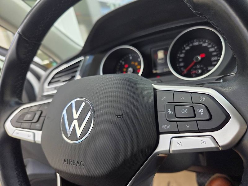 Volkswagen Tiguan (2021) 2.0 TDI DSG - fotka 17 z 46