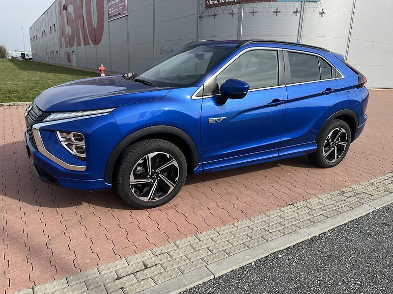 Mitsubishi Eclipse Cross 2.4 PHEV 4x4 - fotka 2 z 32