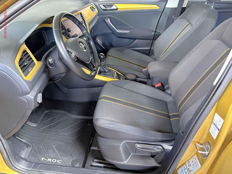 Volkswagen T-Roc (2019) 1.6 TDi, Comfortline, +ALU - fotka 9 z 17