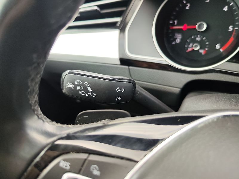 Volkswagen Passat 2.0 TDi/110kW Comfortline DSG - fotka 27 z 32