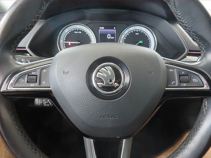 Škoda Superb (2016) Laurin&Klement 2.0 TDI, 4X4 - fotka 23 z 26