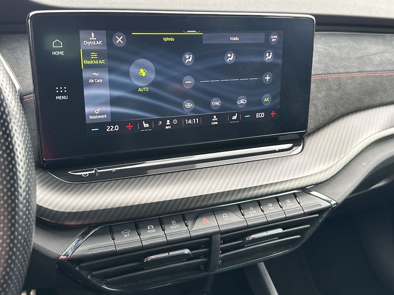 Škoda Octavia (2020) Combi 1.4 TSI iV DSG RS - fotka 22 z 35