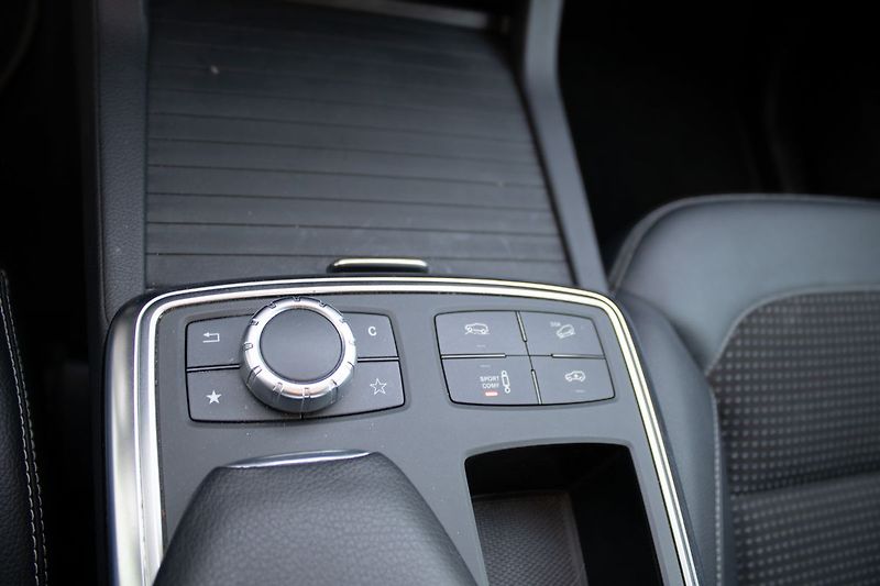 Mercedes-Benz Třídy M Servisované, tažné, 4x4, 225kW - fotka 22 z 34