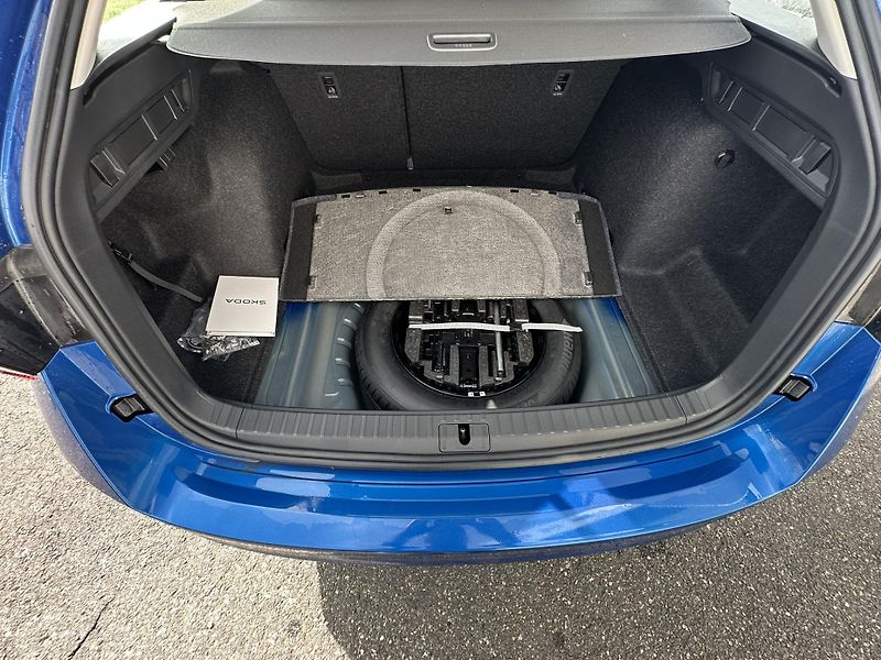 Škoda Octavia ESSENCE + dovýbava *412 - fotka 9 z 10