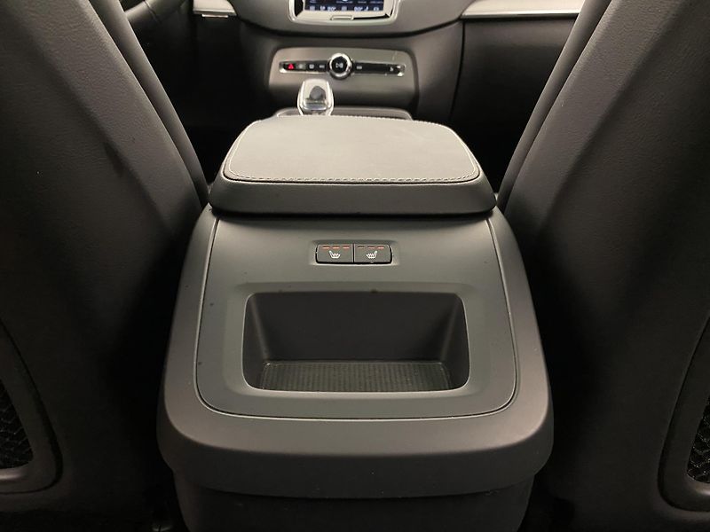 Volvo XC90 B5 AWD BRIGHT PLUS AUT 7míst - fotka 34 z 64