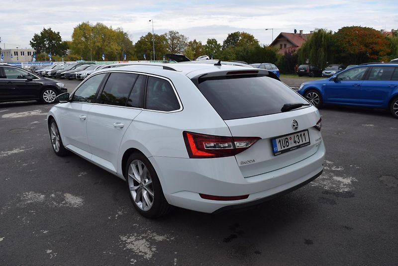 Škoda Superb (2016) 2.0TDI 140kw 4x4 DSG STYLE NAV - fotka 13 z 50