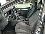 Volkswagen Golf (2026) Variant 1.5 eTSI 7DSG People - náhled 30