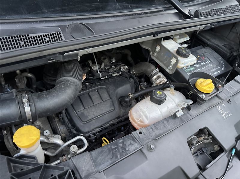 Renault Trafic 1,6 DCi 8míst WEBASTO tažné ČR - fotka 45 z 50