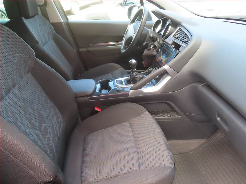 Peugeot 3008 (2012) 1.6 THP, Tempomat - fotka 9 z 21