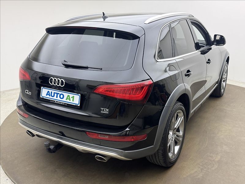 Audi Q5 3,0 4X4 EXCLUSIVE ROZVODY APOD - fotka 4 z 55