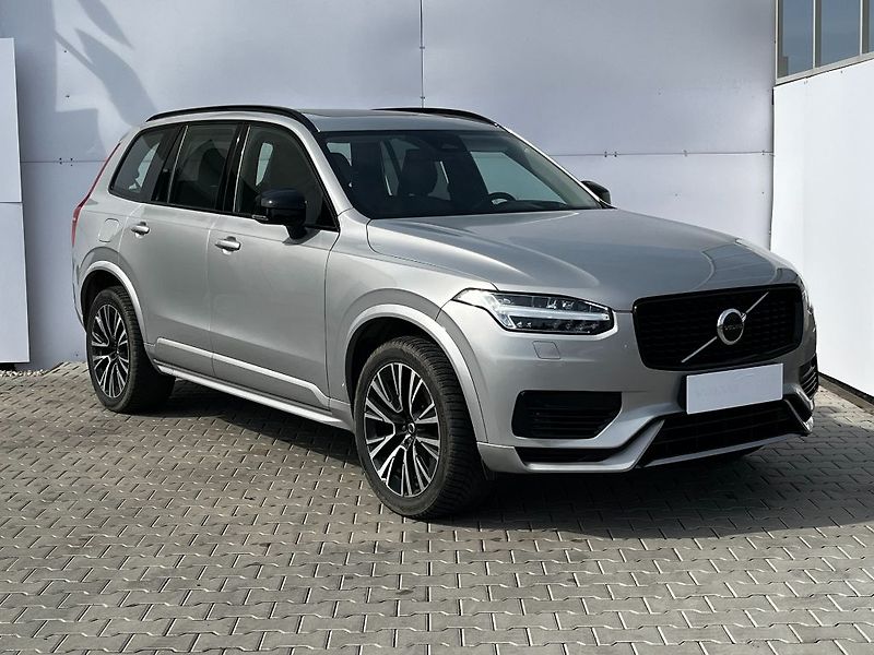 Volvo XC90 Ultimate T8 AWD 335kW - fotka 3 z 26