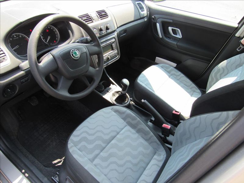 Škoda Fabia 1,2 HTP 44KW Ambiente - fotka 9 z 29