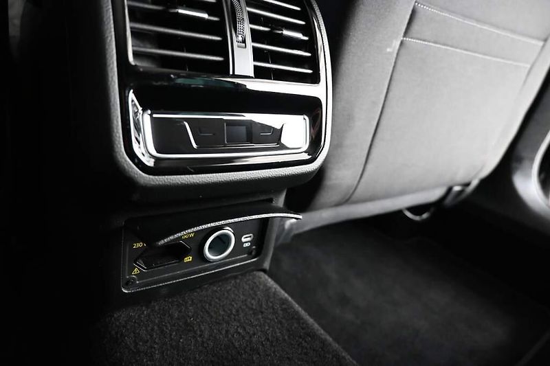 Volkswagen Passat (2023) 2.0 DSG Matrix LED ACC VIRTUAL - fotka 27 z 35