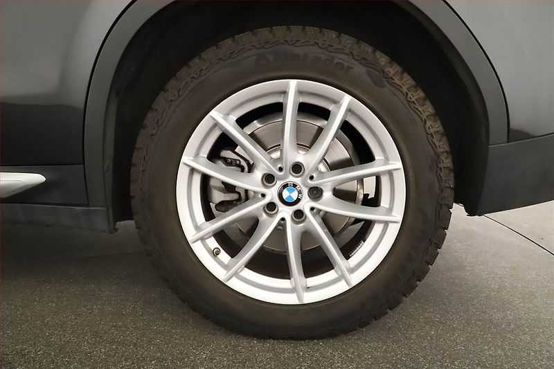 BMW X3 (2023) xDrive20d - fotka 19 z 19