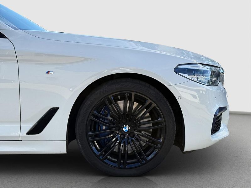 BMW Řada 5 540d xDrive Touring - fotka 21 z 21