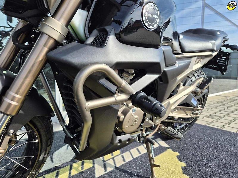 Zontes 125 G1 (2026) 125 Scrambler - drátěná kola - fotka 12 z 19